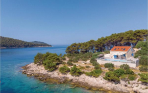 Four-Bedroom Holiday Home in Mikulina Luka